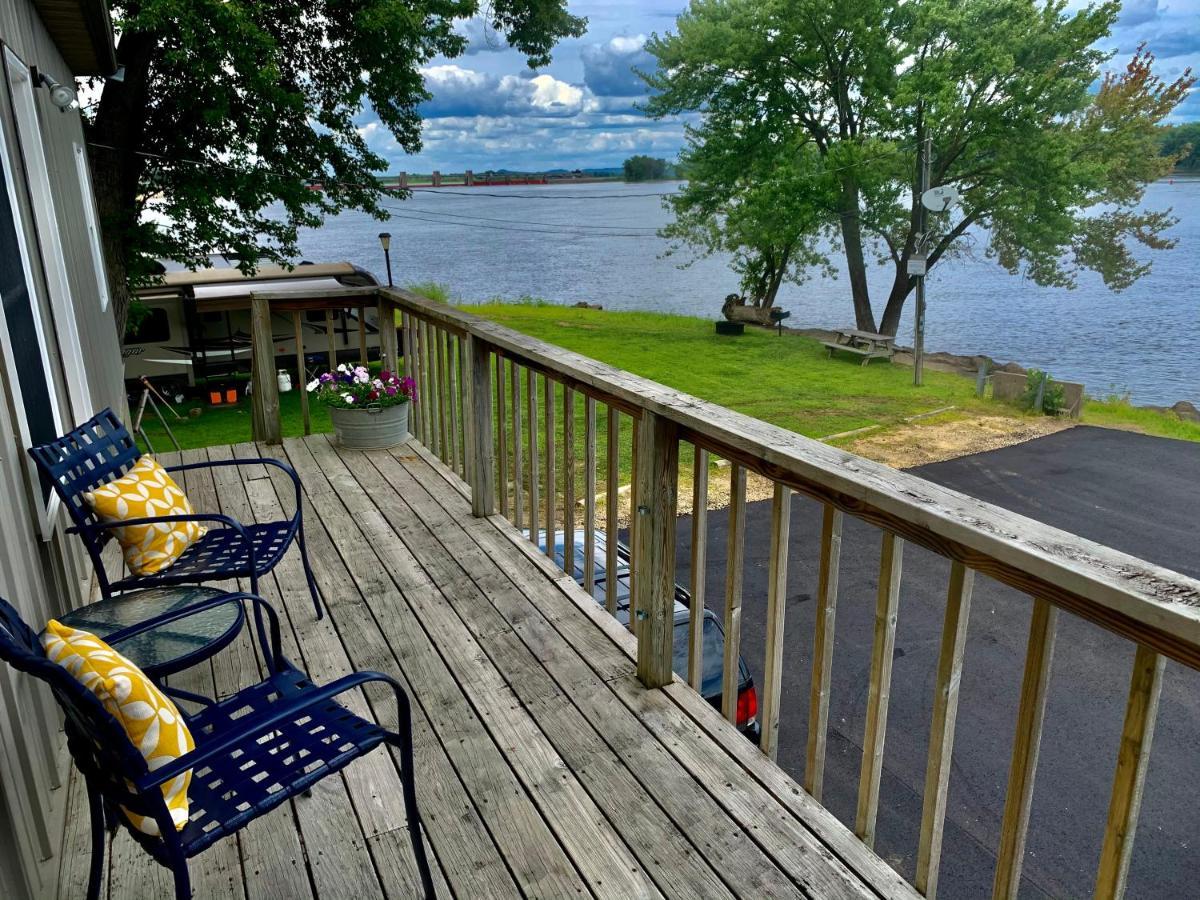 Mississippi River Cabin Bellevue Екстериор снимка